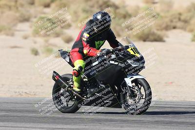 media/Oct-30-2025-Racers Edge (Thu) [[dabbdaf680]]/3-B Group/Session 2 (Bowl Exit)/